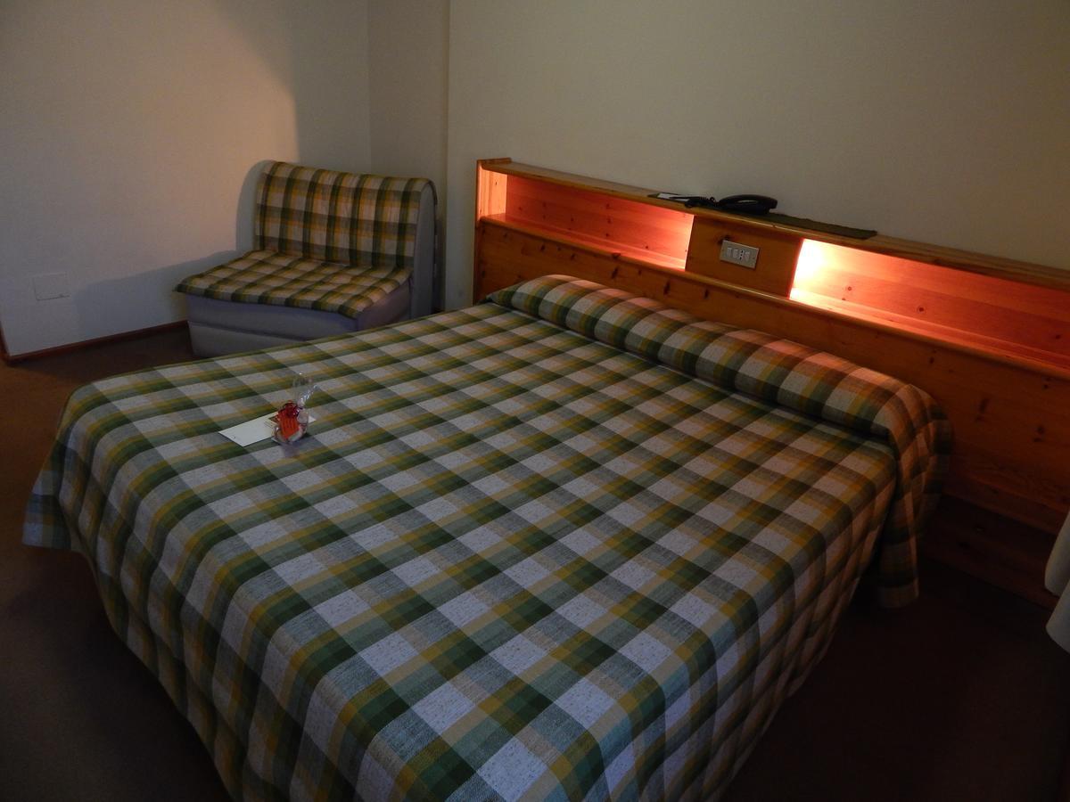 Hotel Valdotain Villeneuve Eksteriør billede