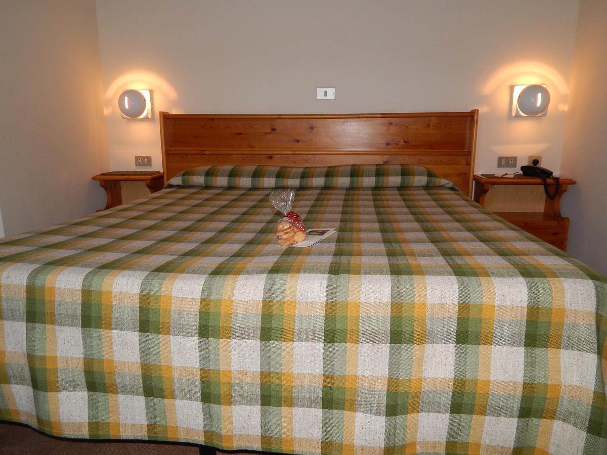 Hotel Valdotain Villeneuve Eksteriør billede
